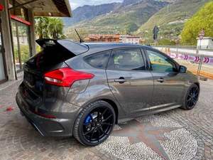 Top Performance 2017 <span class=keywords><strong>Ford</strong></span>-<span class=keywords><strong>Focus</strong></span> manuelle essence <span class=keywords><strong>4</strong></span> cylindres Euro6 5 places 349hp voitures d'occasion prêtes à exporter dans le monde entier - Product Image 3