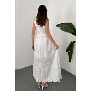 Robe blanche brodée - Blanc - Product Image 5