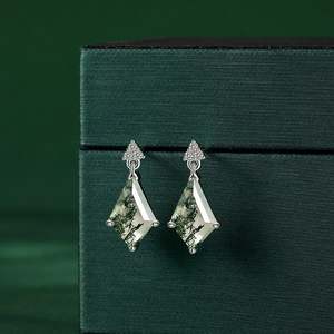 Pendientes colgantes Jeulia de ágata musgosa con corte cometa en plata de ley - Product Image 3