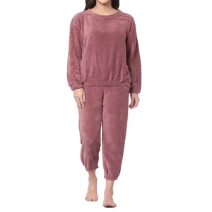 Conjunto de Pijama de Felpa para Mujer, Suave y Cálido, de 10 Piezas, con Logotipo en la Parte Delantera, Pantalones de Dormir - Product Image 1