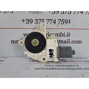 MOTORE ELETTRICO PER FINESTRINO ANTERIORE DESTRO MERCEDES Classe E Berlina W212 A2048200242 (09>) - Product Image 1