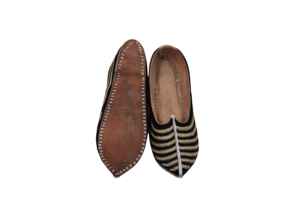 Shahi ethnique élégance mojari est un style luxueux et royal de chaussures traditionnelles qui s'inspire du moghol - Product Image 3