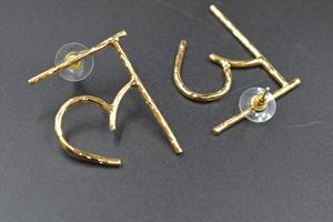 Pendiente chapado en oro con palabra Hindi de moda, joyería de moda en forma redonda para mujeres y niñas - Product Image 4