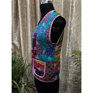 Gilet Kantha élégant pour femme, style décontracté chic et formel, avec gilet matelassé en coton, vêtement d'extérieur pour le printemps, décoration brodée - Product Image 3