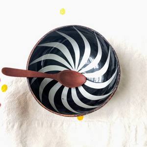 Bols de noix de coco avec peinture de laque personnalisée, coquille naturelle ronde du Vietnam, artisanat du Vietnam, vente en gros de haute qualité - Product Image 3