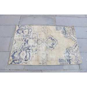 Alfombra de 2.6x4 pies, Alfombra Turca, Alfombra Vintage de Lana Azul con Diseño de Patchwork - Product Image 4