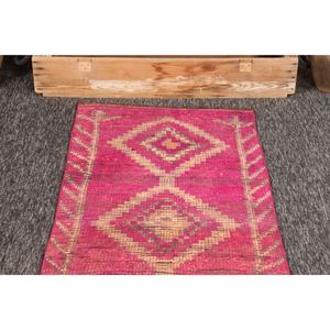 Tapis turc vintage 2,3x9,6 pi (70x292 cm), tapis géométrique Herki rose orange - Product Image 2