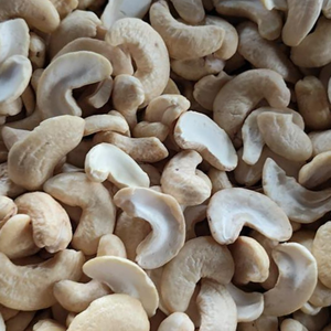 Noix de cajou brutes de qualité supérieure, noyaux de cajou cassés, ISO, HACCP, noix sèches, Badam SANTIGO - Product Image 1