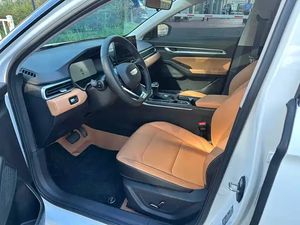 Geely Emgrand 4.ª Generación 2025 1.5L CVT Flagship - Product Image 2