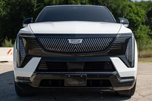 Escalade IQ Sport 2 2025, double moteur, transmission intégrale, direction à quatre roues, très bien équipé - Product Image 2