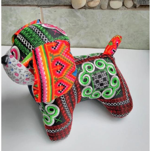 Juguete de Peluche Étnico Tejido a Mano, Muñeco de Peluche con Bordado Tribal, Regalo de Vietnam - Product Image 2