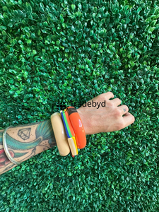 Bracelets en résine haut de gamme Bijoux sophistiqués pour femmes d'élite par Tradebyd - Product Image 4