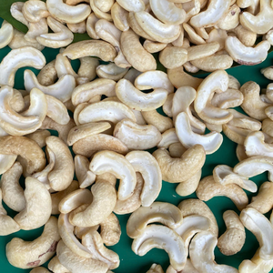 High Quality Cashew W180 Cashew Nuts Customized Packaging Santigo - Product Image 1