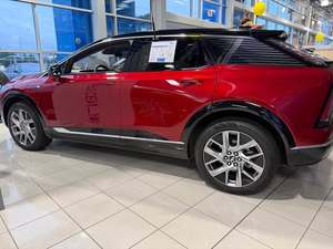 SUV Eléctrico Premium Usado 2025 OPTIQ Luxury 2 AWD - Product Image 1