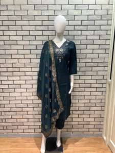 Pakaian Tradisional Wanita India Buatan Tangan 3-Potong Bahan Rayon Roman Ukuran <span class=keywords><strong>M</strong></span> hingga XXXL Kualitas Premium Grosir Ekspor - Product Image 5