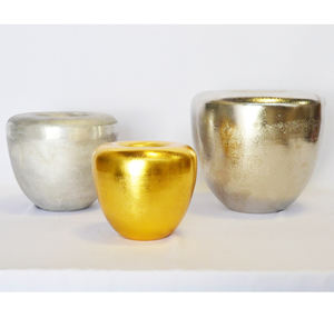 Vases à fleurs décoratifs modernes et élégants en aluminium plaqué or, finition brillante, vente chaude, pour la maison et les mariages - Product Image 1