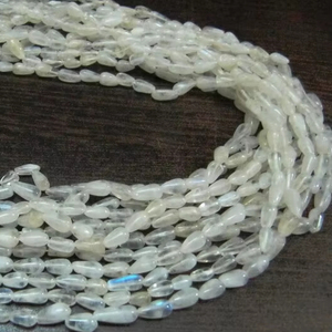 Cuentas lisas con forma de gota de piedra lunar arcoíris blanco natural de 13 pulgadas de largo - Product Image 1