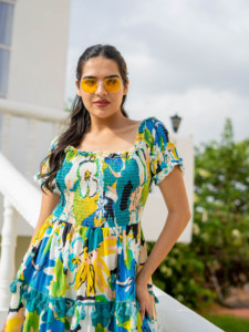 Robe maxi smockée à imprimé abstrait coloré, robe d'été bohème à volants avec des glands, robe de plage vibrante pour elle - Product Image 2