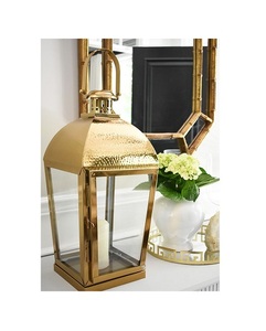 Linternas de latón antiguo de estilo vintage de moda con un diseño tradicional para mejorar la decoración del hogar y de eventos - Product Image 1