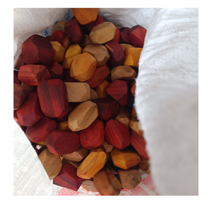 Jouet de roche en bois Tumi Ishi parfaitement équilibré pour que les enfants expérimentent la joie du jeu ouvert - Product Image 1