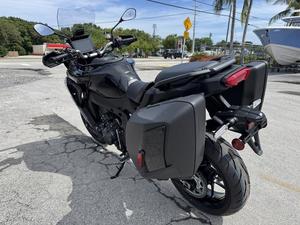 Oferta Especial: Motocicleta Tracer 9 2025 - Product Image 2