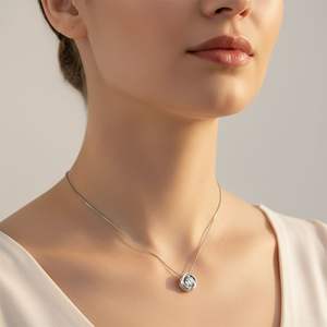 Collar Solitario con Diamante Redondo de 0.80CTW con Engaste de Puntas - Product Image 6