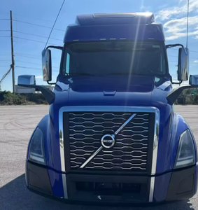 Camion semi-remorque T680 Sleeper 2025 d'occasion - Toit surélevé, 400 CV, boîte automatique 12 vitesses - Product Image 1