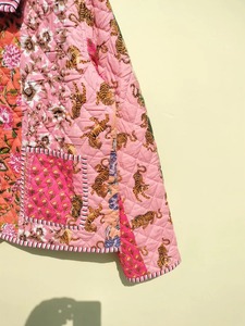 Fabricant et grossiste de vestes matelassées, vestes matelassées réversibles, patchwork rose en coton, veste réversible, vêtements d'extérieur - Product Image 5