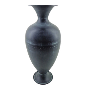 Vase décoratif à fleurs en métal Design unique Pot à patine grise pour décoration de table Fait à la main en vrac - Product Image 1