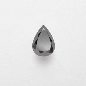 Diamante Natural Rústico de Sal y Pimienta de 0.83ct, Corte Pera, Excelente/Buen Corte Esmeralda, Certificado IGI, Claridad VVS1, 6.8x4.8x3.3mm para Joyería - Product Image 2