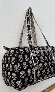 Sac de voyage en coton matelassé floral noir de luxe fait à la main Grande capacité Durable Sac de sport de voyage pour le week-end - Product Image 3