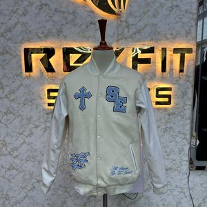 Chaqueta de hombre de lana y seda bordada con logotipo de edición deportiva con cierre de botón cubierto chaquetas versity chaqueta de hombre - Product Image 1