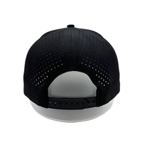 Zwarte 5-panel golfpetten met lasergesneden luipaardfruitpatroon, waterdichte Oxford-stof, aangepast logo, 3D-borduurwerk, sport-baseballcaps