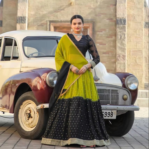 ÚLTIMO LORO NEGRO COLOR SUAVE GEORGETTE RICA FOIL TRABAJO LEHENGA CHOLI CON DUPATTA - Product Image 1