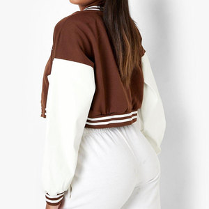 Vêtements pour femmes personnalisés, automne/hiver, imperméables, écologiques, respirants, en tissu tricoté en laine, avec des patchs en chenille, des broderies en fourrure, des lettres - Product Image 2