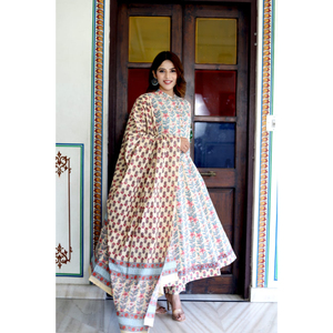 Élégant ensemble traditionnel Anarkali Kurti avec Dupatta assorti pour les événements formels d'hiver - Product Image 1