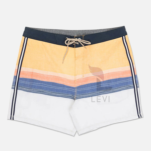 Short de bain d'été en polyester personnalisé pour hommes, vêtements de plage pour couples à motifs solides et imprimés, avec logo sur le devant et cordon de serrage à la taille - Product Image 4