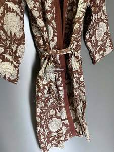 เสื้อแจ็กเก็ตชุดคลุมยาวผ้าฝ้ายของผู้หญิงเสื้อแจ็คเก็ตหนังบุนวมอินเดียระบายอากาศได้ดีอย่างยั่งยืนของขวัญที่สมบูรณ์แบบสำหรับเธอ - Product Image 3