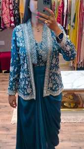 Collection de vêtements ethniques indiens avec motif de broderie sur tissu chinon lourd pour femme - Product Image 2