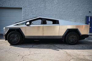 รถกระบะ CYBER-PICKUP ปี 2025 สภาพเหมือนใหม่ สะอาดมาก พร้อมระบบกันสะเทือนแบบปรับได้ ล้อแม็กซ์ และระบบ Android Auto - Product Image 5