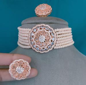 Exclusivo Juego de Gargantilla con Acabado de Precisión y Elegancia Premium, con Perlas de Circonita Cúbica Plateadas, con Pendientes, Colección para Fiestas y Bodas para Mujer - Product Image 2