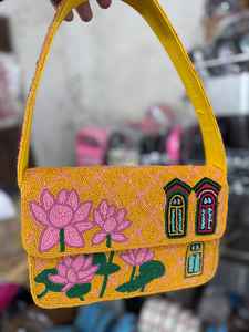 Bolso de Mano Hecho a Mano con Diseño Playero para Mujeres y Niñas, Bolso de Mano Bordado con Cuentas de Semillas de la India, Bolso de Mano Hecho a Mano para Mujeres - Product Image 4