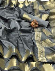 Saree de borde Pallu de seda suave de último diseñador de Fab Zone - Product Image 2