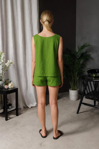 Conjunto de salón de lino Top sin mangas y mini pantalones cortos con bolsillos Top sin mangas con cuello en V hecho a medida con un limpio - Product Image 3