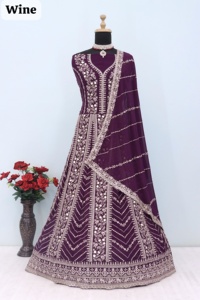 Hermoso vestido Anarkali, una mezcla perfecta de artesanía tradicional y elegancia moderna disponible a precio mayorista - Product Image 3