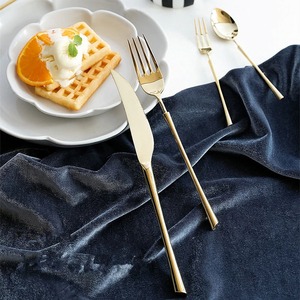 Juego de cubiertos de acero inoxidable Premium pulido con brillo, perfecto para el diseño de comedor del hogar, juego de cubiertos duraderos, vajilla de alta calidad - Product Image 5