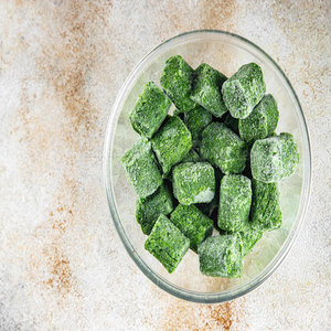 Bolas de espinaca congeladas IQF Paquete a granel y al por menor disponible ahora en stock Precio bajo Precio de fábrica Entrega rápida al por mayor - Product Image 1