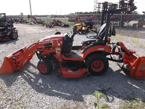 Tracteur à roues Kubota BX2380 4WD/2WD avec tondeuse à gazon et chargeur frontal 23HP 4 temps 28v/21v tracteur agricole d'occasion à vendre - Product Image 4