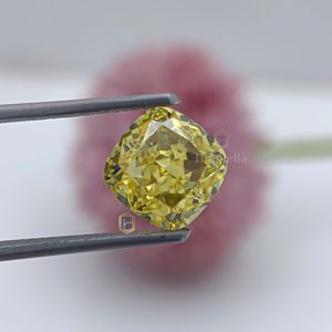 Royal Yellow Color Radiante Hielo Triturado Suelto CZ Diamante americano Precio de fábrica 1.0ct a 10CT Tamaño Color púrpura Piedra suelta - Product Image 2