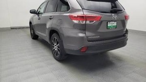 Toyota Highlander SE V6 AWD 2017 d'occasion, boîte automatique, moteur 4.1-6L, pneus R18, sièges en cuir, régulateur de vitesse, phare gauche, toit ouvrant, LED - Product Image 2